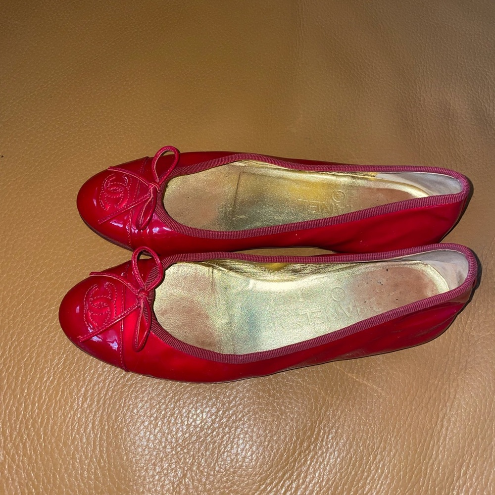 Classic red Chanel ballerinas